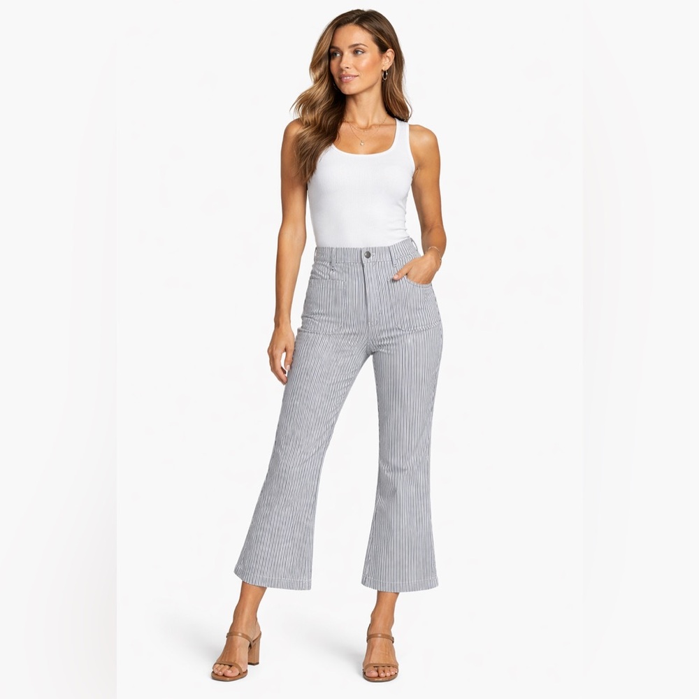 FRAME Denim Le Bardot Crop Flare Striped Jeans Size 26 Modern Elevated Denim